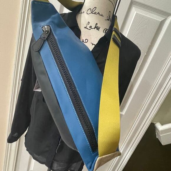 COACH BUMB BAG LEATHER TAN LOGO ALL OVER TURQUOISE POCKET ICONIC VERSATILE - Picture 2 of 12